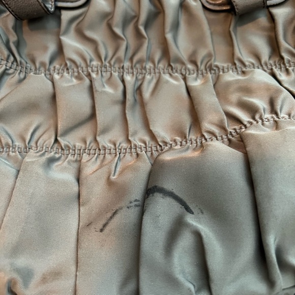 Authentic Prada handbag - Picture 3 of 15